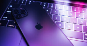 Colleagues Think Thatiphone Is Better Than Movie